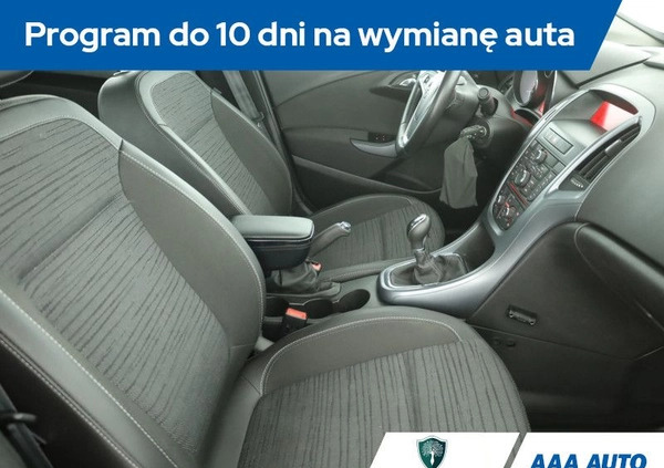 Opel Astra cena 35000 przebieg: 128686, rok produkcji 2016 z Człopa małe 154